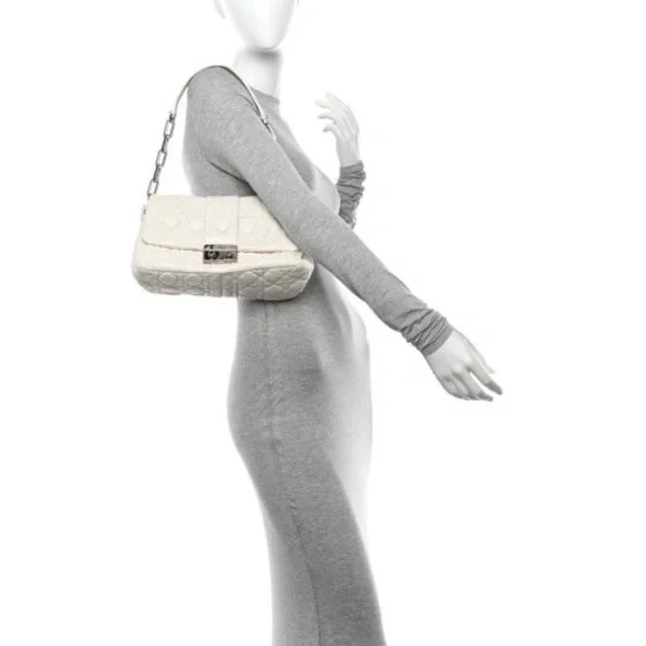 Authentic CHRISTIAN DIOR Lambskin Patent Cannage New Lock Flap Shoulder Bag - Picture 3 of 16